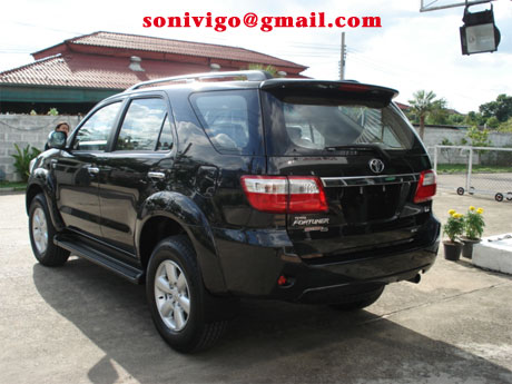 2009 Toyota Fortuner rear view