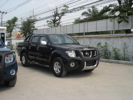 pics of new and used Double Cab Nissan Navara from Thailand's, Singapore's, Dubai's and UK's top new and used Nissan Navara Single, Extra and Double Cab dealer and exporter Soni Motors